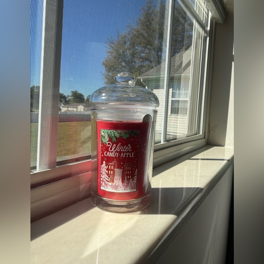 Bath & Body Works WINTER CANDY APPLE Candle Single Wick 6.3 oz Glass Jar